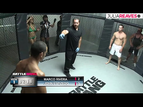 ❤️ Ultimate Fighter knullar en nummerflicka direkt efter en match i ringen ❤️ Porno at us